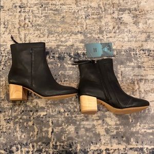 TOMS Black Ankle Boots Size 7.5 NWTs